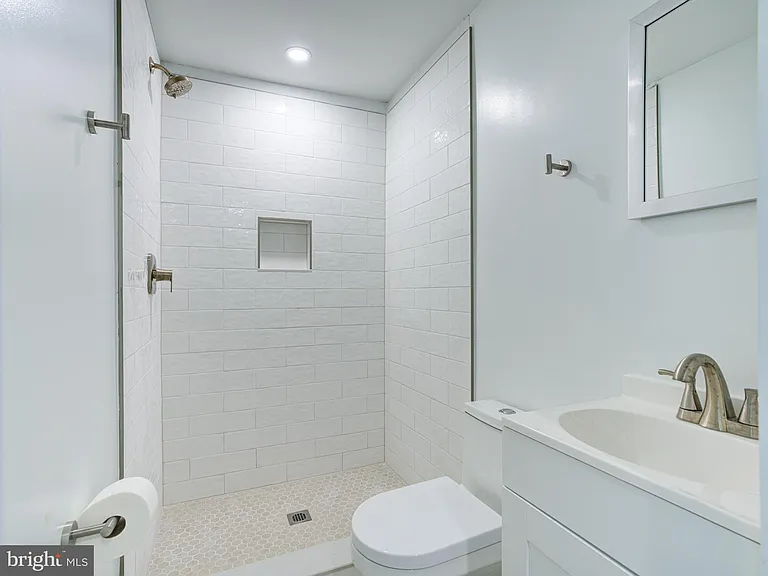 704 Miller St — Photo 15