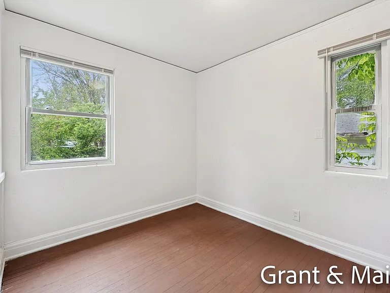 19250 Charest St — Photo 16