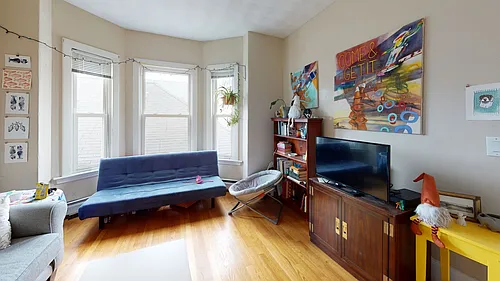 27 Falcon St #3 Photo 1