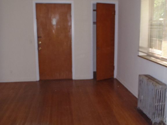 4th image of 3025 Clifton Ave APT 13