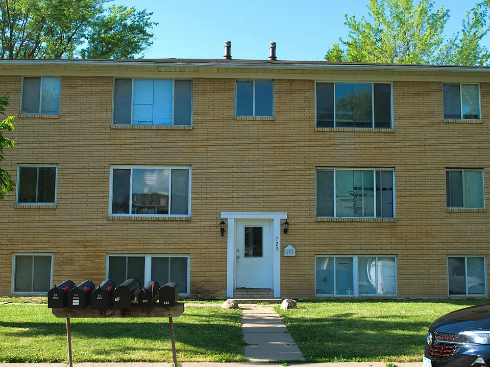 728 W Donahue St