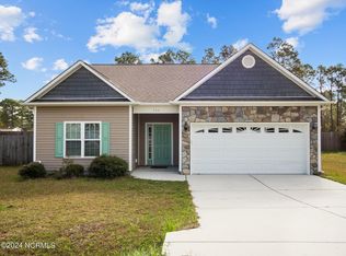 306 Inverness Dr, Hubert, NC 28539