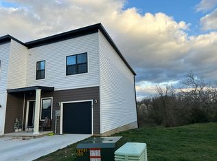 83 Dow St, Bunker Hill, WV 25413