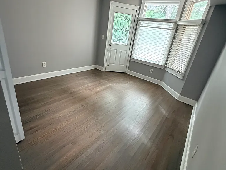 100 1st St #5 — Photo 15