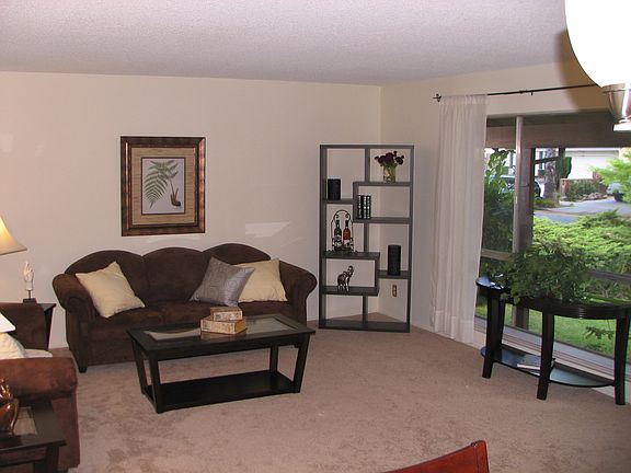 3rd image of 179 Obert Dr