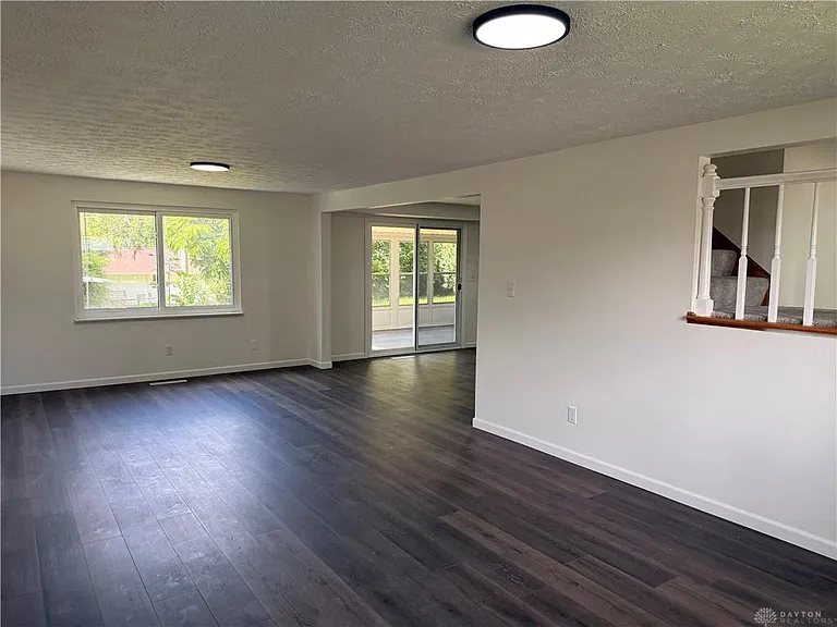 6221 Longford Rd — Photo 5