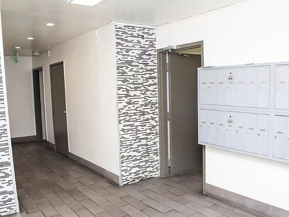 5th image of 855 S Harvard Blvd APT 306
