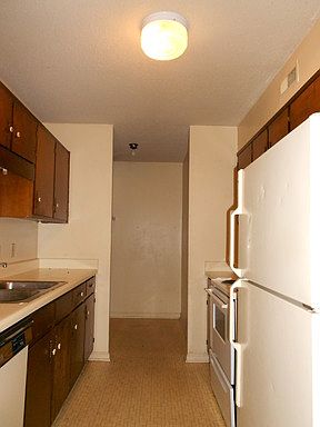 5th image of 805 34th Ave APT C