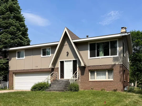 1308 Julia St, Okoboji, IA 51355