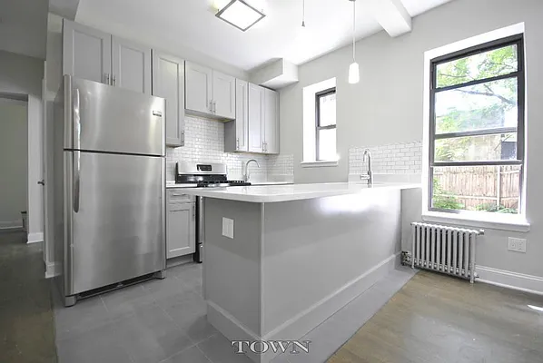 Rented by Town Residential | media 5