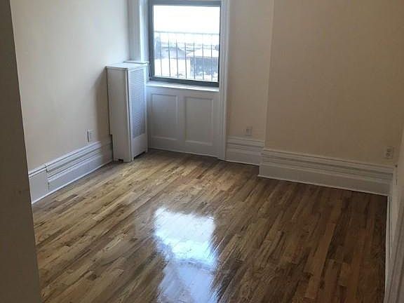 3rd image of 401 W 24th St APT 4