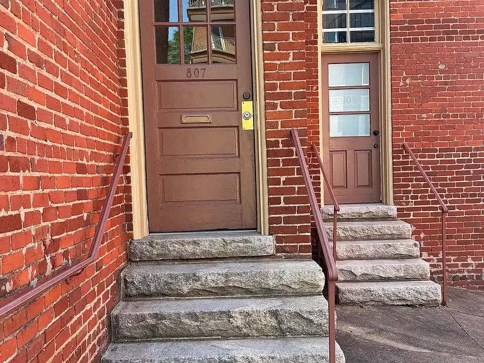 807 Burke St
