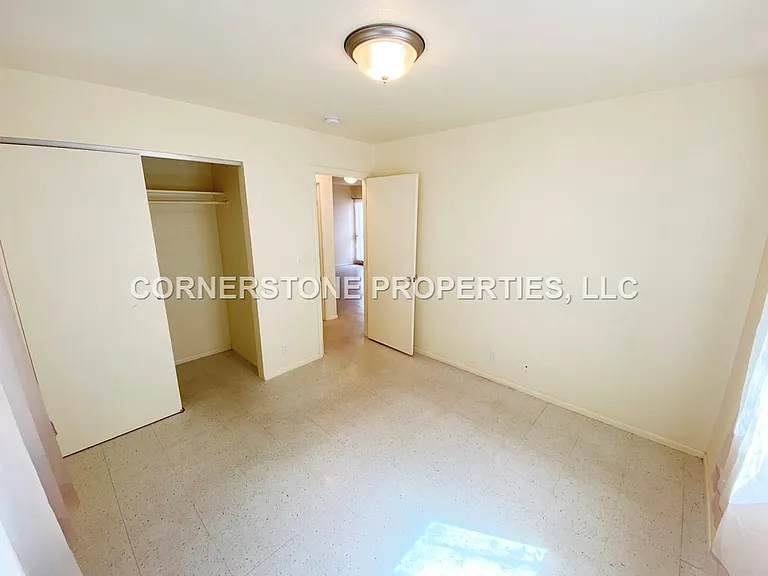 670A Hunalewa St #1 — Photo 10