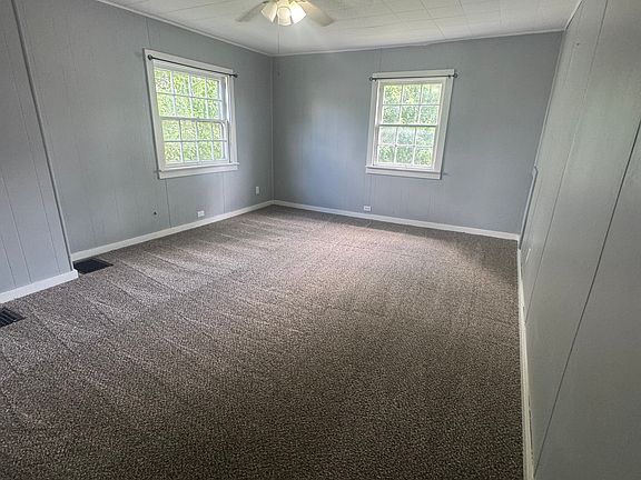 3rd image of 1010 Wingert St #1/2