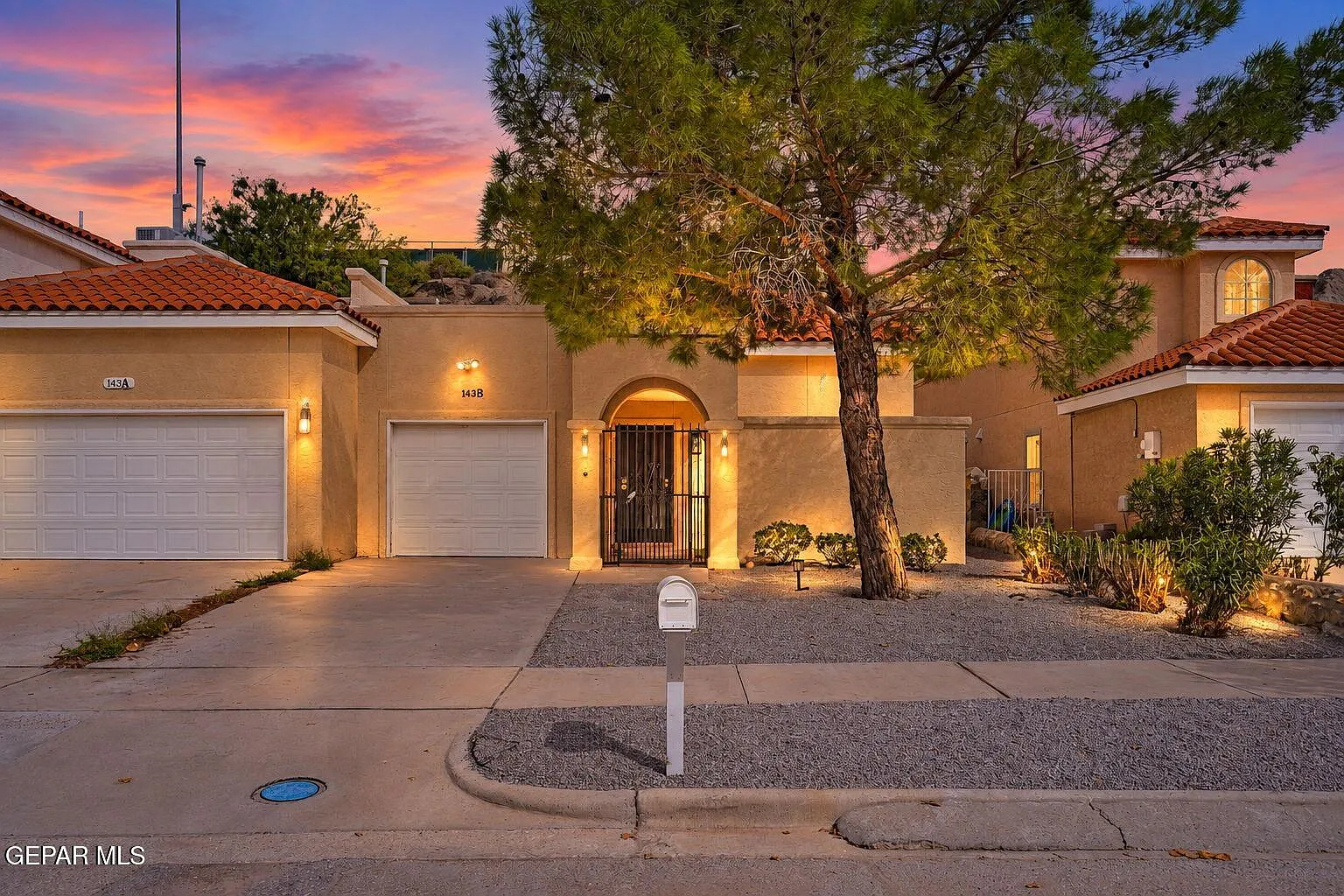 2 bed, 2.0 bath, 1367 sqft, $1,750 — Photo 1