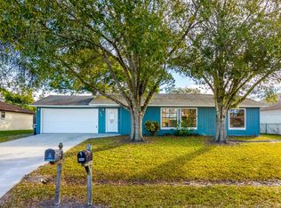 995 Locust Ave NW, Palm Bay, FL 32907