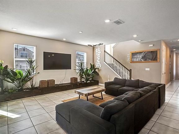 3rd image of 8918 TROPICAL HAVEN COURT