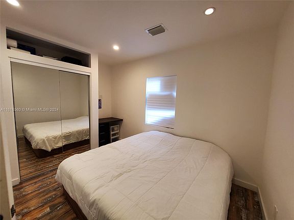 5th image of 4908 Washington Dr