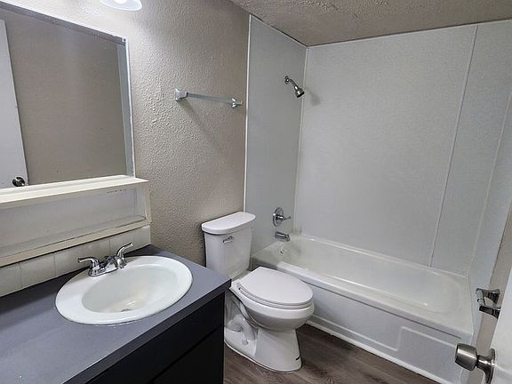 5th image of 1313 21st St #12
