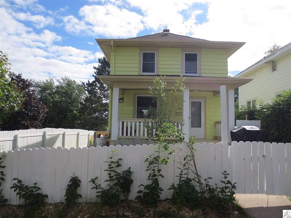 1st image of 501 N 13th Ave E