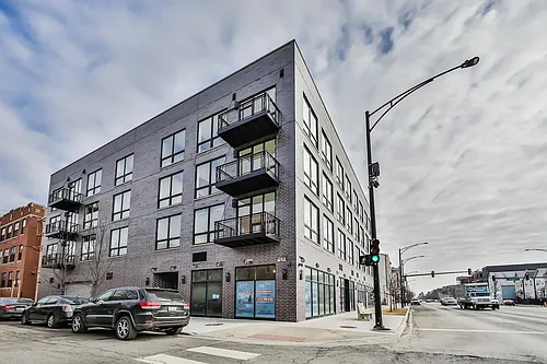 2353 W Wabansia Ave Photo 1