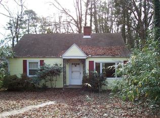 121 Barclay Rd, Chapel Hill, NC 27516