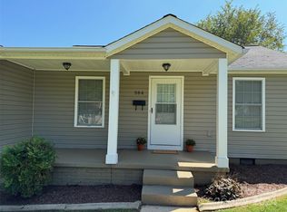 384 15th Ave NE, Hickory, NC 28601