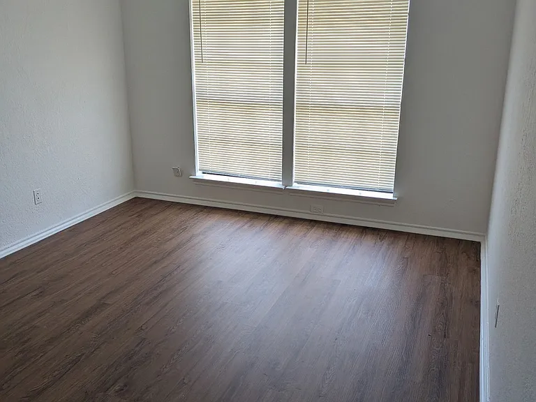 205 S Kenney St #A — Photo 8