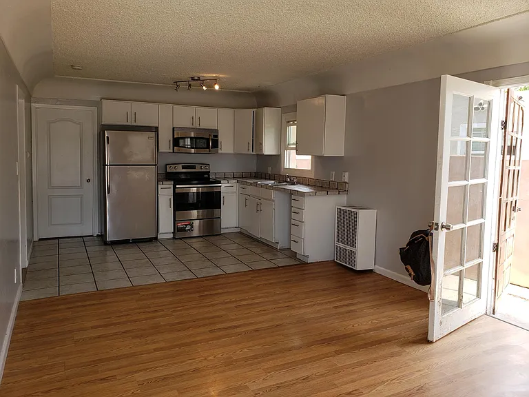 389 I St — Photo 3