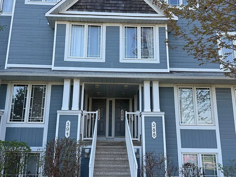 390 Crownridge Dr — Photo 1