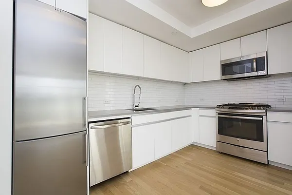 Rented by REAL New York | media 7