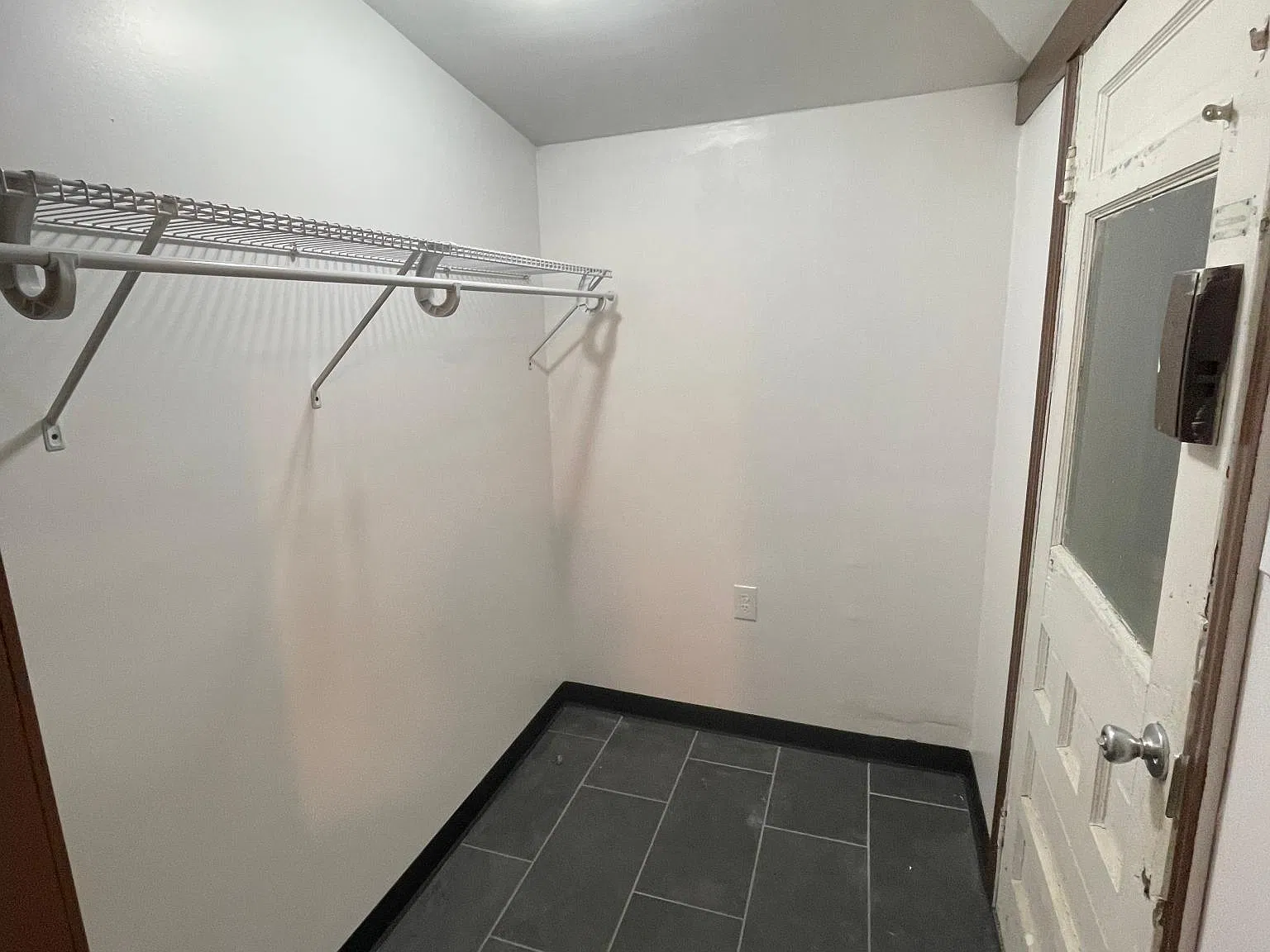 Studio, 575 sqft, $800 — Photo 1