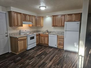 980 N Cloverleaf Loop #980, Springfield, OR 97477