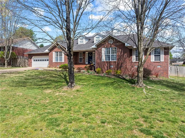 1213 W Rogers Ave, Harrison, AR 72601