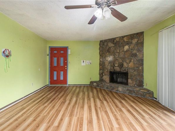 112 Camelot Dr, Atlanta, GA 30349