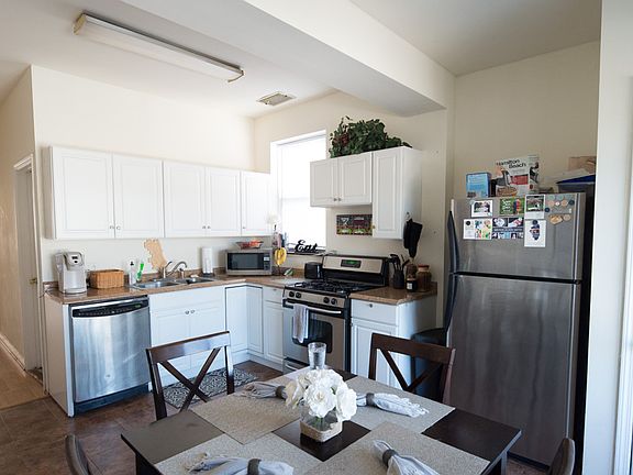 3rd image of 3040 N Ashland Ave #4