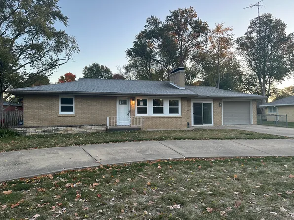 9 Lawrence Dr, Kankakee, IL 60901
