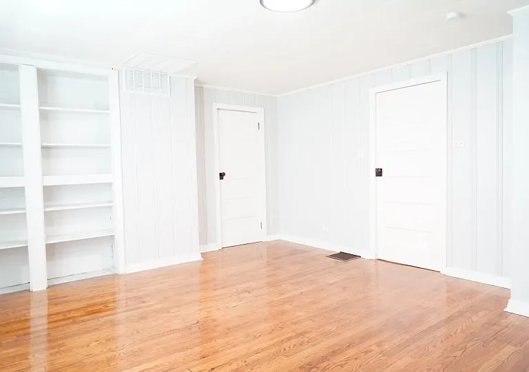 1934 Island Home Ave — Photo 5