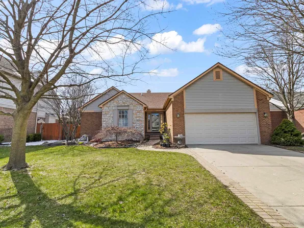 52697 Alaina St, Chesterfield, MI 48051