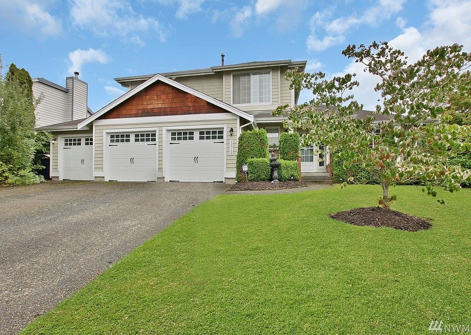 Welcome Home to this Charmer in Rainier Trails.