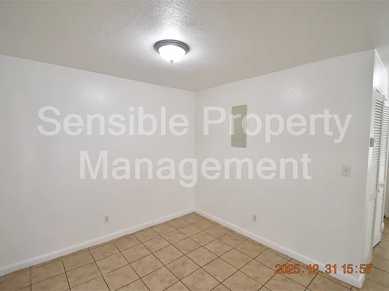 6618 N Church Ave #D — Photo 9