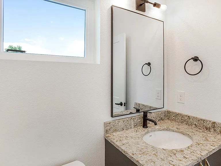 4225 Mariposa St — Photo 22