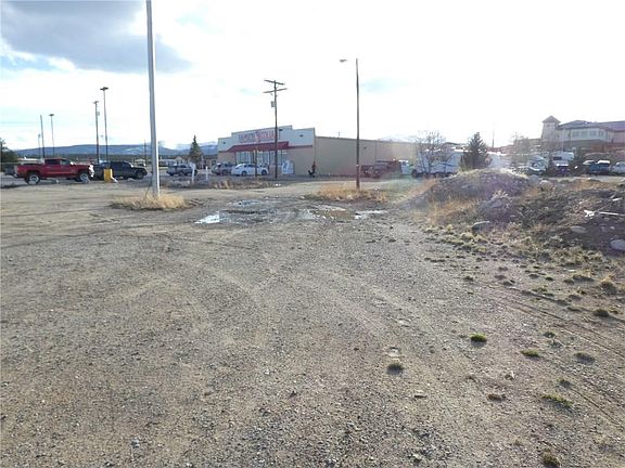 5th image of 400 Highway 285