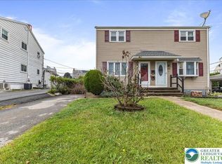 1344 Greenview Dr, Bethlehem, PA 18018