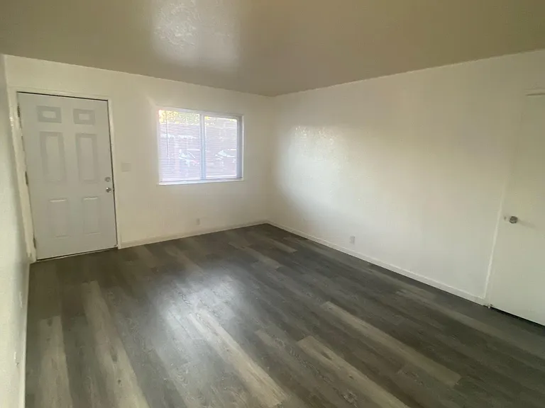 221 E Edison St #8 — Photo 6