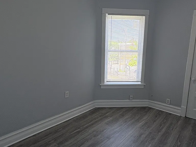 8211 S Escanaba Ave #2 — Photo 22