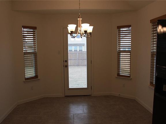 5th image of 8025 Bassano Dr