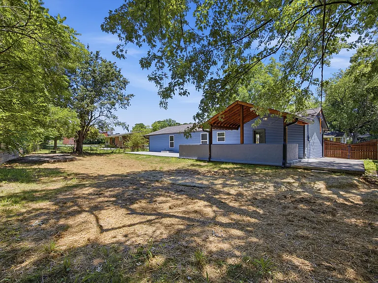 7713 Canyon Dr — Photo 29