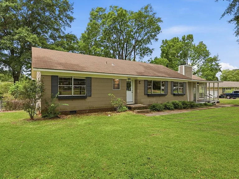 210 Mount Salus Rd — Photo 2