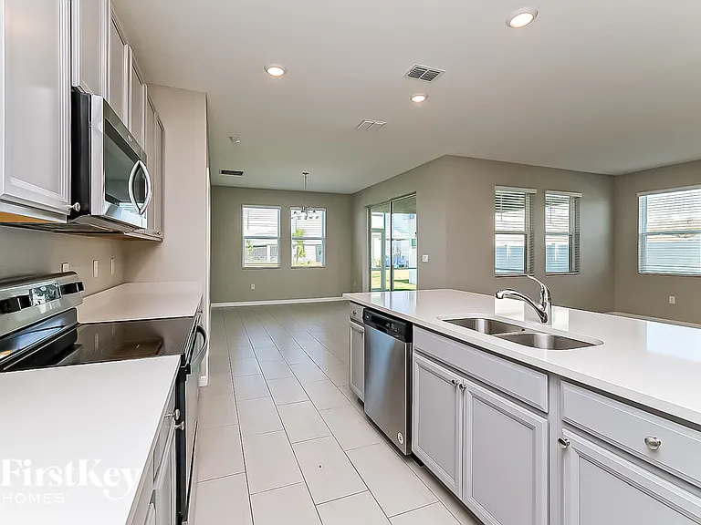 11836 Clare Hill Ave — Photo 5